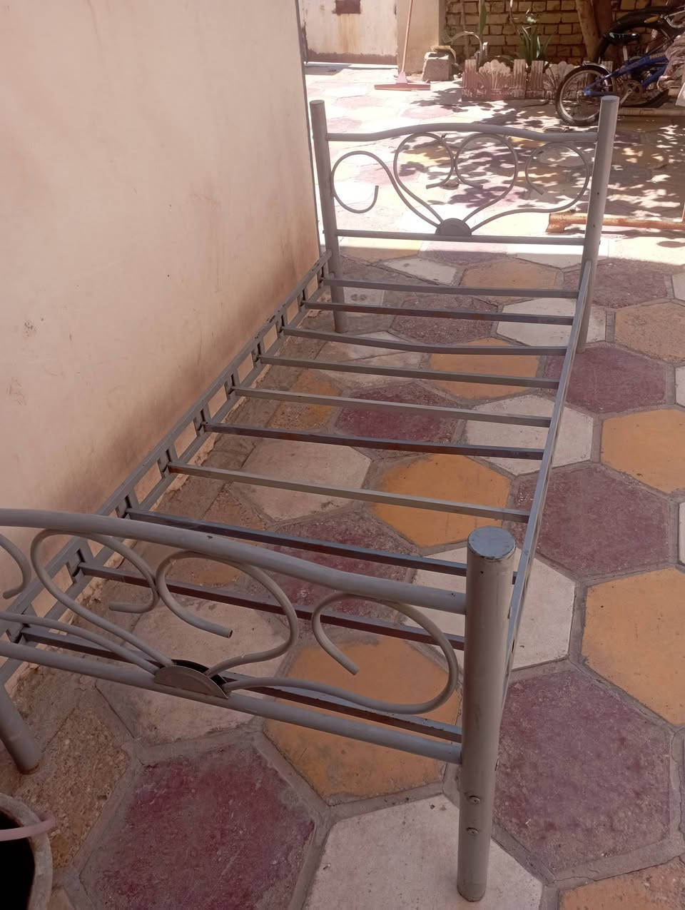 للبيع بسعر مناسب رقم ***********
