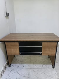 ميز للبيع  عراض متر  للتواصل خاص