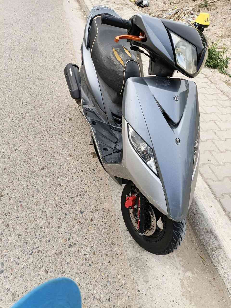 سلام عليكم دراجه ثعلب نوزل  للبيع دراجه نضيفه امزود دبل خلفي بطل مشمشي يدات كوسو مشمشي قبق شاصي أر جي إس مشمشي براغي شوته مشمشي كلج امامي رياضي نقصاها بس دبل امامي اشويه تعبان للتواصل *********** واتساب فقط

