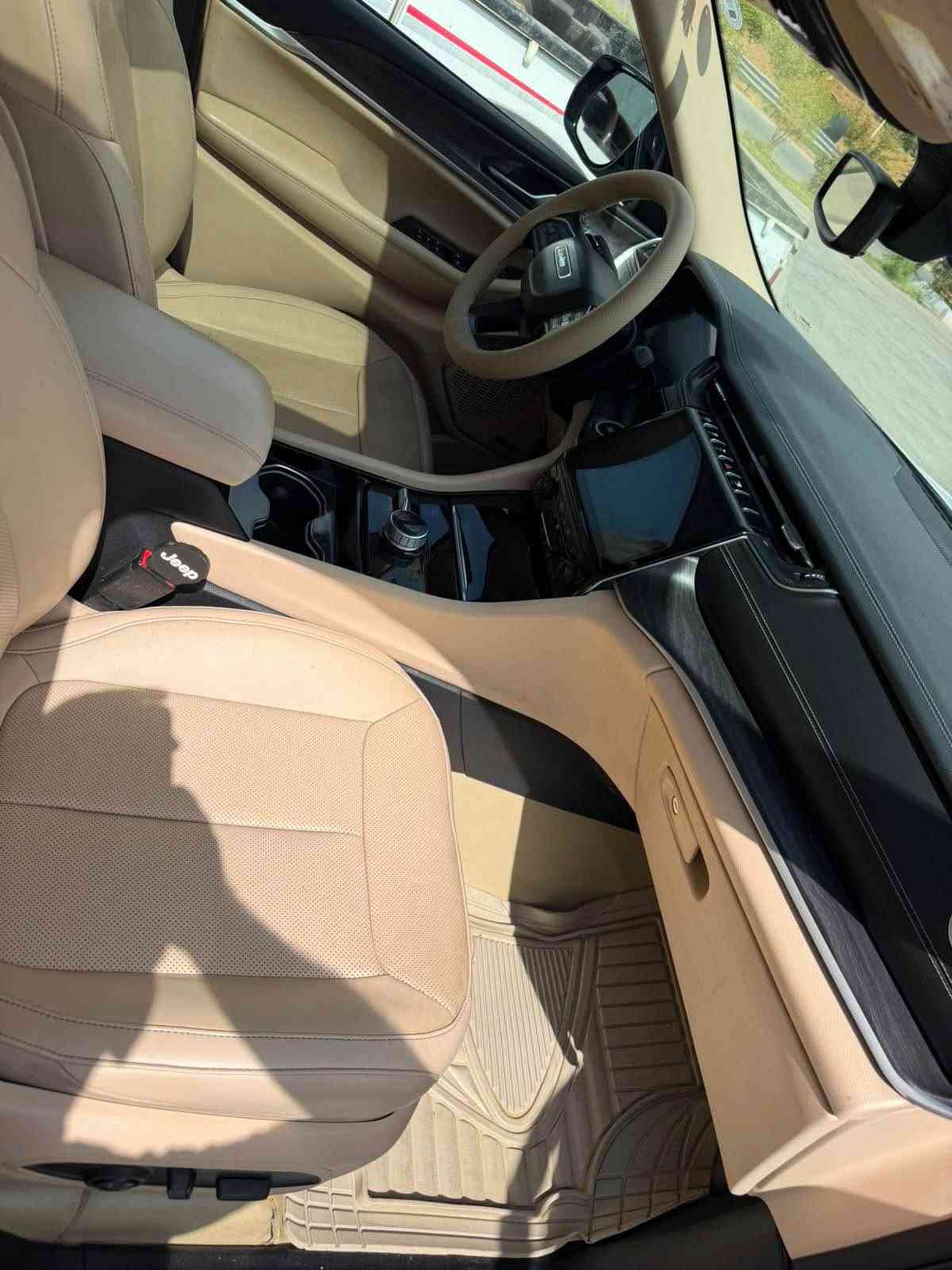 Jeep grand sheroke limited large

جیب لمیتید لارج ٢٠٢٢
شەریکە هارلم
بێ بۆیاغ بێ تەعدیل
٣٨ کم رۆیشتووە
گیر مەکینە بەشەرت
بەس بۆنیتەکەی کەمێک تەزرەی هەیە

واتساب 
***********

جیب لمیتید لارج ٢٠٢٢
شريكة هارلم
بدون صبغ بدون تعديل
٣٨ كم ماشي
شوية عالوب بل بنيت
باقي بشرط

واتساب 
***********
٣٥٠$ بی مجال شقلاوة, أربيل

نص مكتوب في الصور:
- 84 LTE 12:17 إرسال رسالة...