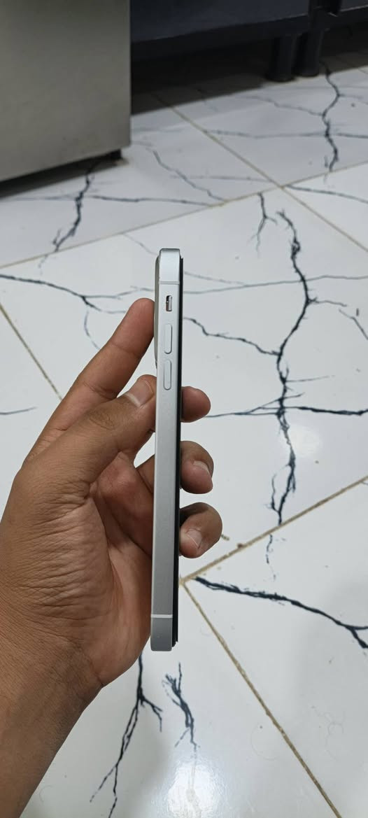 السلام عليكم ايفون اكس ار للبيع محور 17 برو ماكس شاشه بلادي فيس ايدي ميشتغل سبب تحوير بطاريه مبدل اصليه 95 فلاش ميشتغل دبل سيمكرت ذاكرته 128 السعر 160 وبي مجال بسيط للاتصال ***********
