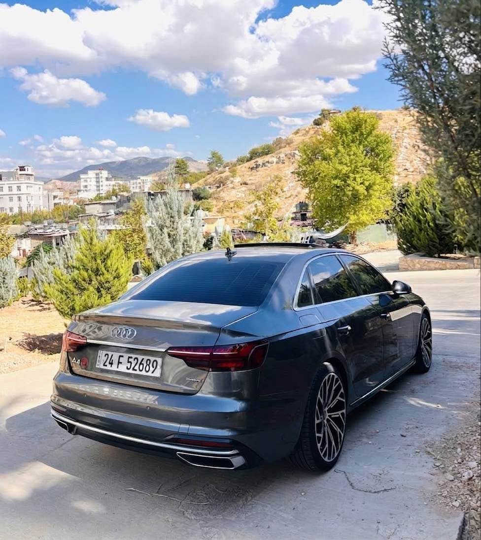 Audi A4 2023 Sline Quattro mild hybrid 
 محرك ٢٠ توربو صندوق و نص بابين كارت و تعديل بدون دواخل .بجم كبس،و خلفي كبس ،ارباك بس دكمة طاگ،٤٢٠٠٠ مايل ماشية،مواصفات فول فول،  موجود بدهوك *********** سعر 188$ رقم و سنوي جديد خمس كاميرا و رادار امامي و خلفي و جانبي بصمة و سلايت و شحن وايرلس  كوشن جلد و خزن و امامي و خلفي هيتر و ستيرن هيتر وبعد هواية دهوك, العراق
