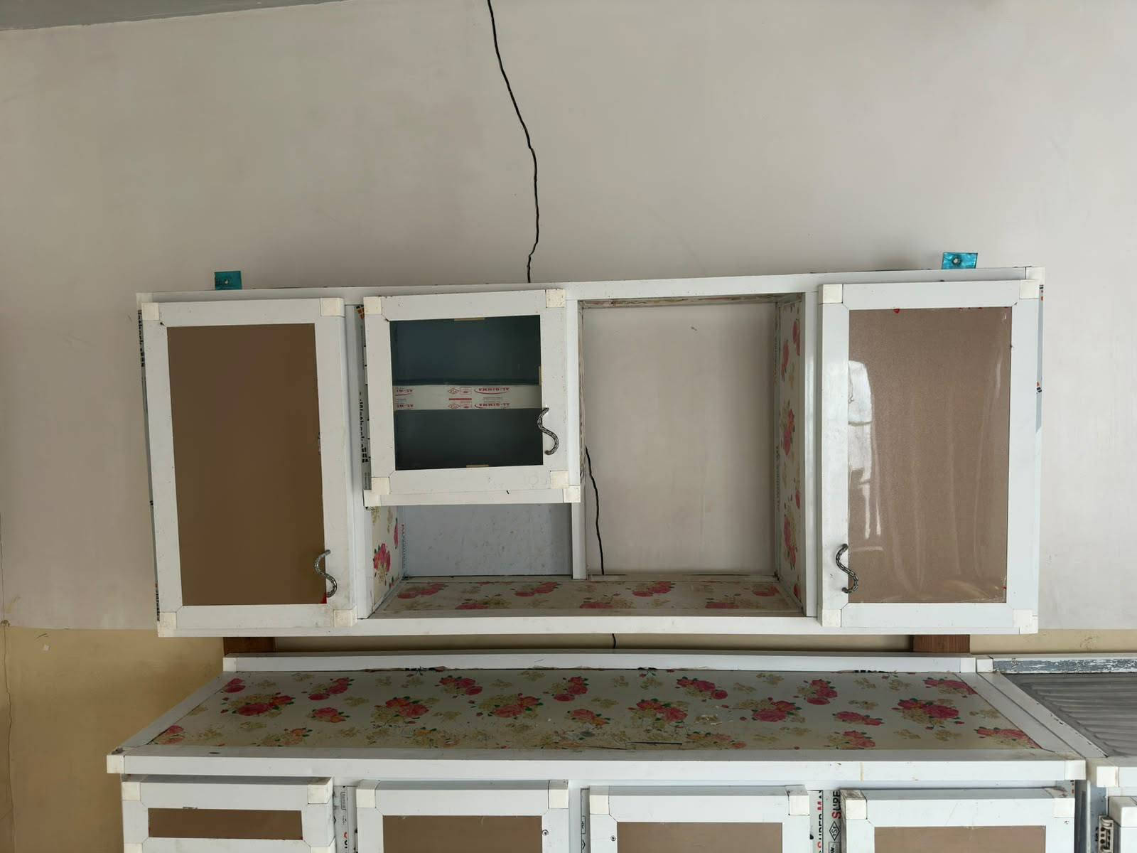 يالله كونتر تسكام 6متار 4قطع راضي ملحق 2متر سنكي ستيل  متر 30 ميز طباخ 60س   سعر 280 كلش نضيف بيه مجال توصيل مجاني دخل النجف
