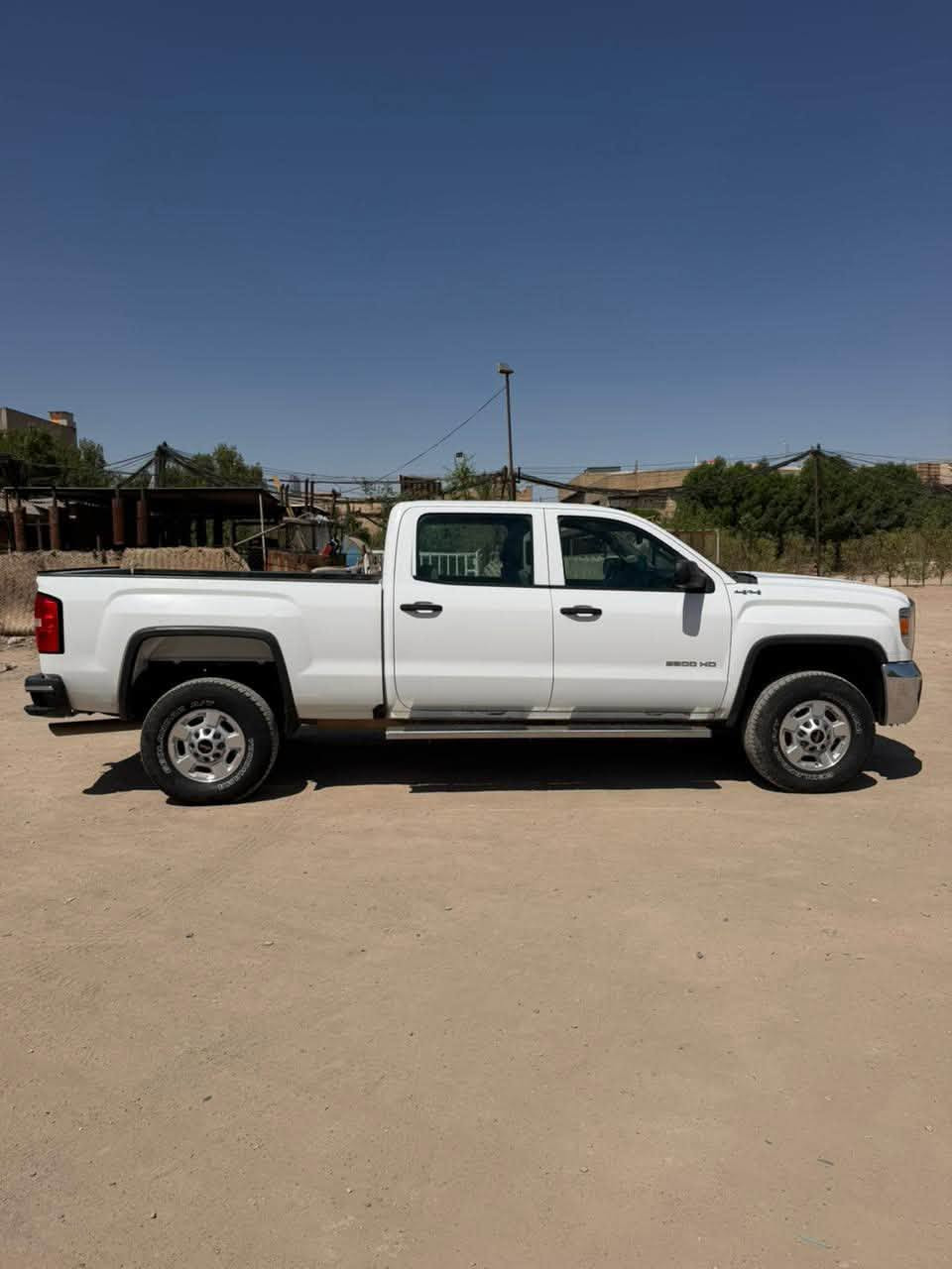 �🔥 للبيع 🔥🔥
GMC SIERRA 2500HD موديل 2017
💪 سيارة قوية ومميزة، مواصفات مرغوبة وحالة ممتازة.

🔹 رقم أربيل
🔹 مكينة 6100
🔹 كير 1000
🔹 الممشى فقط 100 ألف
🔹 مكفولة من كلشي
🔹 الملاحظات الوحيدة: رصعات بسيطة بباب الجنطة وموجودة بالصور بكل وضوح

📍 موقع السيارة: النجف الأشرف
💰 السعر: 225

🚨 السيارة للجادين فقط، والفحص حق المشتري
📞 للاتصال والاستفسار:
***********
