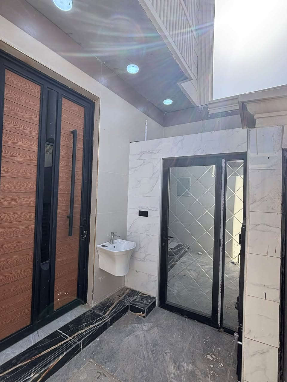 مشتمل طابقين • حي الجامعة • ١٠٠م طولاني