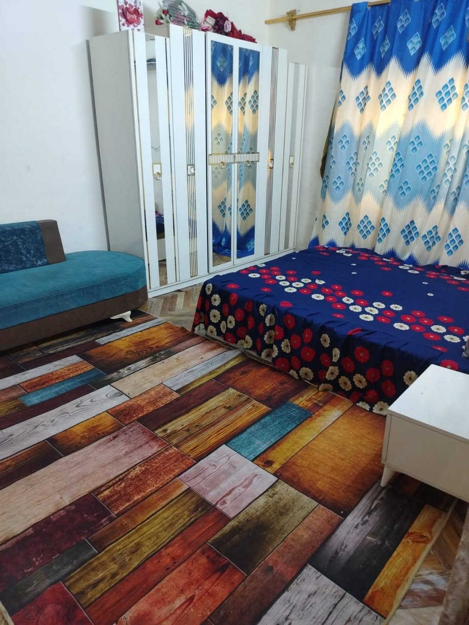 بيت للبيع مقابل التأميم النزلة الثانية شارع الحسينية مساحتة ١٦٠ متر واجهة ١٠م ونزال ١٦م كامل يحتاج فقط كاشي
بي ثنين غرف نوم
استقبال
صالة
مطبخ
ترك خلف البيت
للتفاصيل اتصل على الرقم ***********
بيت للبيع مقابل التأميم النزلة الثانية شارع الحسينية مساحتة ١٦٠ متر واجهة ١٠م ونزال ١٦م كامل يحتاج فقط كاشي
