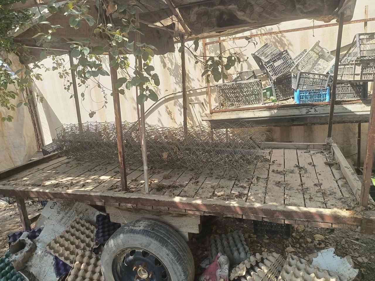 السلام عليكم
عربانه للبيع مفصلها جديد وتاركها 
مستخدمة اقل من شهر بعدها جديدة 
للأستفسار اتصل على الرقم 
***********
