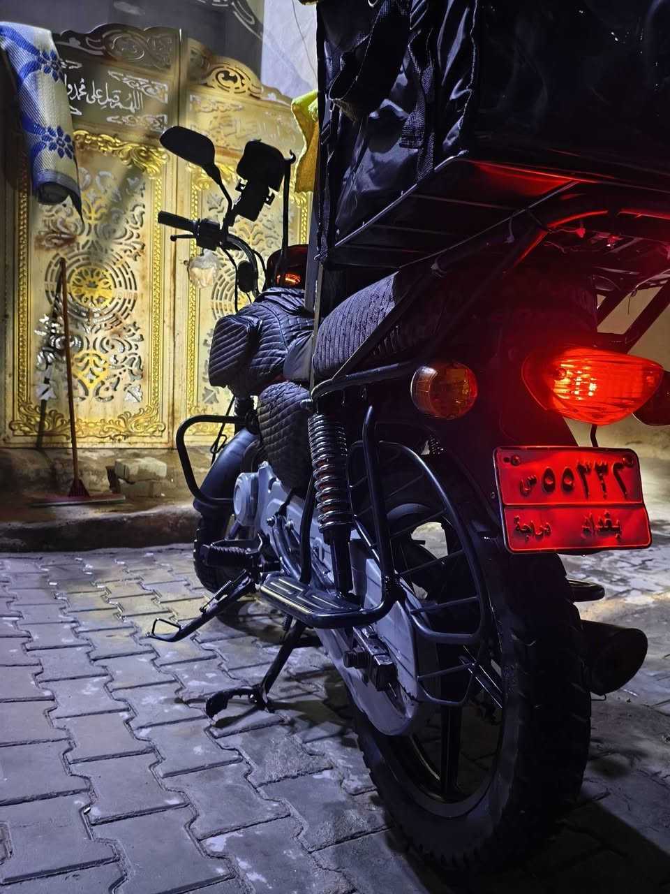 يالله السلام عليكم دراجه بوكسر هندي موديل 2020 شكل ال21 الدراجه مرقمه بغداد
دراجه الله شاهد نظيفه وحلوه وممشتغله دلفري هواي نصبتها كلش حلوه مكفوله من الحادث يكفيكم الشر اللون احمر جاهزه كبل للشارع 
السعر مليون و700 وبيها مجال للشراي 
الرقم للاتصال ***********
