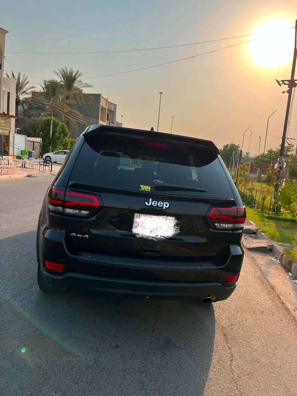 سلام عليكم للبيع او مراوس حسب القناعه جيب شروكي مديل 19 رقم بغداد انكليزي وهزه جديده يعني كبل تحويل سياره ماشيه 70 فقط تخم تاير صدر امامي وخلفي جديد مكينه 6 سلندر السياره عليها ادامة كامله مركز تان بوليش حمام وادامه للمكينه السياره جايه من امريكا حادثها صندوك وبيها الشاصي الخلفي تعديل من جهة السبير فقط تعديل واجتي بيها قطع صبغ اني ابيع عام عام بيهه باب سايق ولوره ضربه ومصلع السياره تخبل وبالخير علياخذها وصبغتها تخبل وصفاح السياره موس السعر 160 وبيهه مجال بسيط للشراي يخابرني وبخدمته السياره مو سعرها سعر 15 صبغ عام مكان سياره بغداد استفسار عل رقم *********** سونار موجود ويه صور كل تفاصيل مثكوره لحد يخابر ويكلي شبيها كل تفاصيل يمك بلمنشور سياره مكفوله من عيب شرعي من كص
