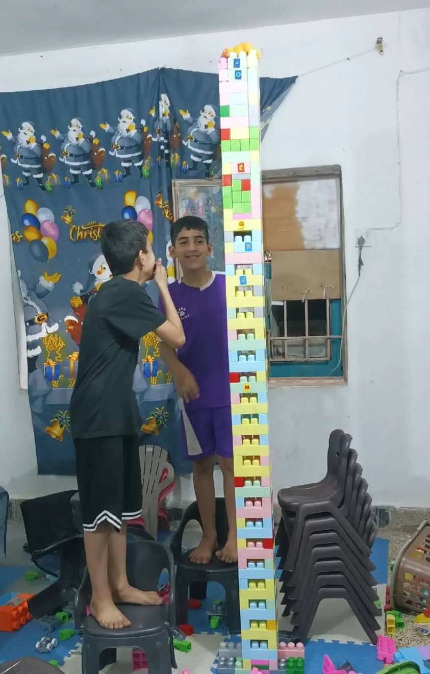 الفعالية المفضلة منو يكدر يبني اعلى واحلى برج 😂💞

واحة الطفل 

لأن اطفالنا اعز ما عندنا ويستاهلون الاحسن فأحنا وفرنا الهم كل وسائل الرفاهية اللي تلهيهم وتونسهم بعيداً عن الاجهزة والتلفونات وتنطيهم السعادة اللي يستاهلوها وبشكل امن وبرقابة دائمة عليهم 💗

مكان مخصص للأطفال حتى يقضون وقت ممتع وآمن، وإنتِ تكدرين تروحين تكمّلين مشوارج وأنتِ مرتاحة ومطمئنة 💕

🛝 زحليقة ومرجوحة
🏖️ ركن الرمل والكرات
🧩 مكعبات وألعاب تركيب
🎨 رسم وتلوين
📚 أركان ووسائل تعليمية
🧸 ألعاب متنوعة ومناسبة للأطفال
📹 كاميرات مراقبة
🩹 إسعافات أولية
🧼 اهتمام بالنظافة وسلامة الأطفال

💳 الدخول حسب احتياجج: ⏰ بالساعة
📅 يومي
📆 أسبوعي
🗓️ شهري

⏰ أوقات الدوام: 🌞 9:00 صباحًا – 12:00 ظهرًا
🌙 3:00 عصرًا – 8:00 مساءً

📍 العبيدي – قرب جامع المصطفى

📱 واتساب: ***********

 فيس بوك: واحة الطفل

انستا : @wahat.altifl

تيك توك : @wahat.altifl

#العبيدي #فعاليات_العاب_اطفال #baby #بغداد_العراق #سوق_العبيدي
