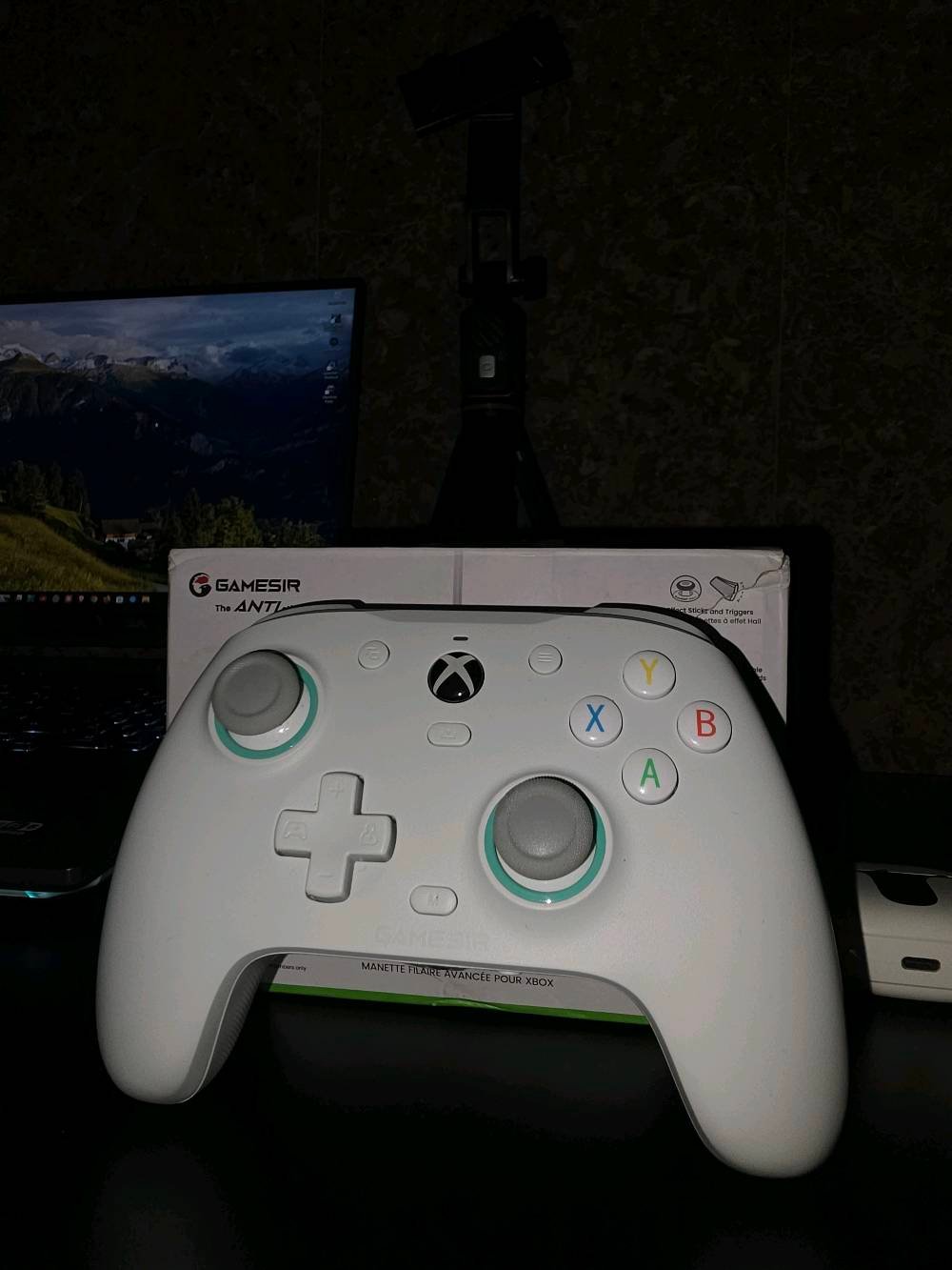 Gamesir g7se جوستك 
اخو جديد كلش نضيف