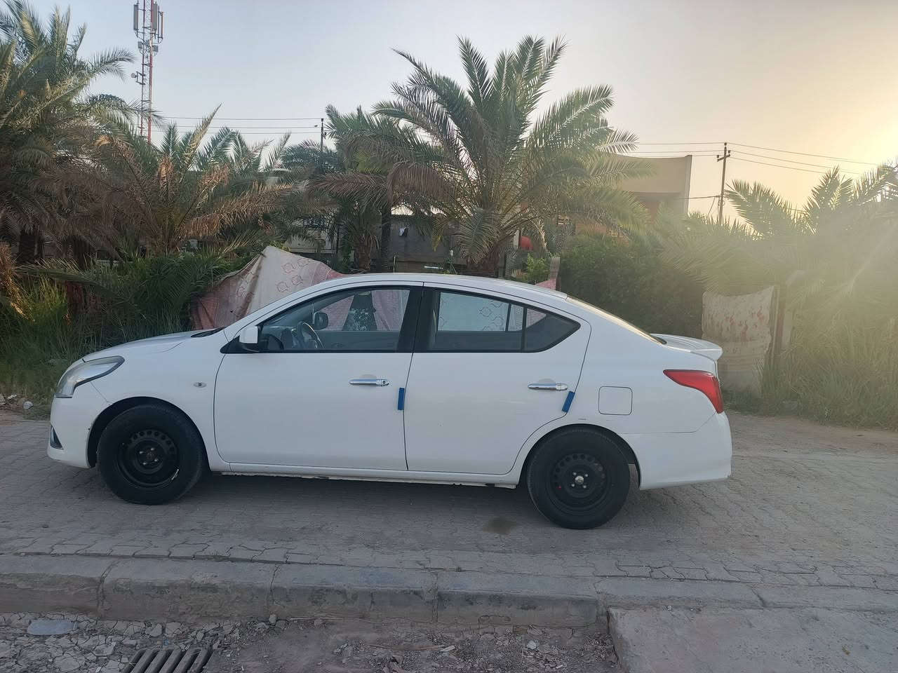 نيسان صني هندي ابليته زركه مديل 21 رقم اربيل
مكفوله من الصبغ أو تبديل 
بيه باردات زغار بل باب ول جاملغ ماشيه 98 
مكان نجف الاشرف 
***********
***********
