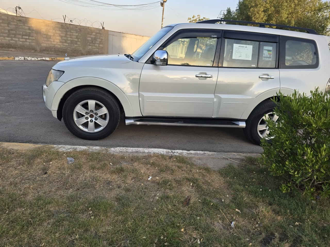 باجيرو حبتور فول مواصفات.خليجيه..موديل 2007.شكل العشره...الون ابيض ،صدفي ...مكينه 3000..
7..راكب ..كشنات جلد داخل لونين صاج واسود كشنات كهربائي 
مري شفط .تبريد 3قطع اشايربلمري .حساسات خلفيه .بعد بيه هواي مواصفات ..بيه 3قطع صبغ بدون دواخل والسونار موجود .
رقم بغداد الجديد هزه جديده بسمي ...
السعر(112$)والشراي يدلل...العنوان بغداد الكرخ شهداء السيديه قرب تقاطع درويش ..ولتفاصيل اكثر الاتصال على الرقم 
***********...علي تحياتي للجميع
