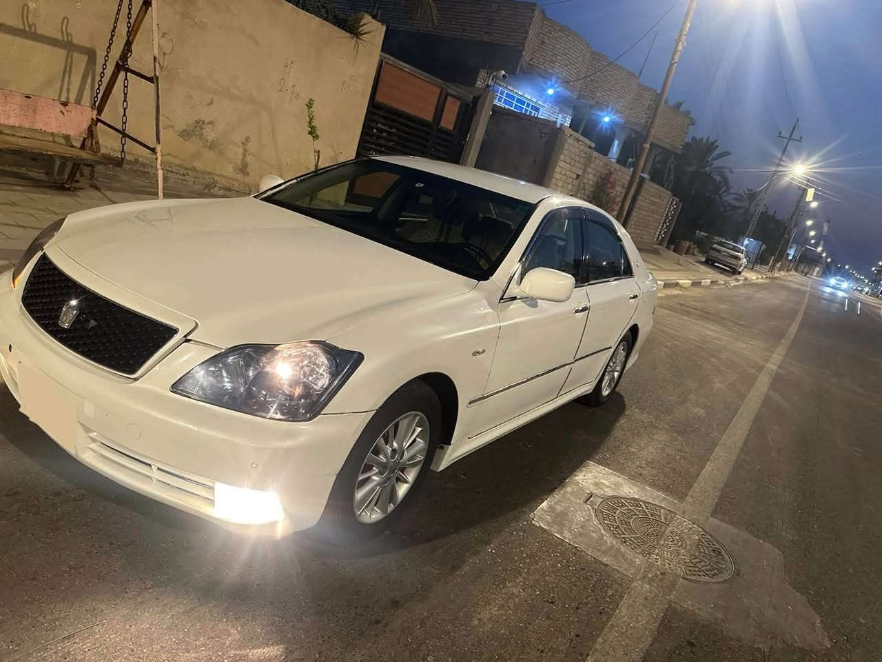 السلام عليكم للبيع فقط 
كراون شاهينه 2007 اثلت رياضي ادوات ادوات بدون رقم كصه قماره فقط 3 دكم شاصي 180 كير 6 نمر الجبير شاشه كامره خلفيه تحكمات استيرن جهتين تحكمات خلفيه برده خلفيه جام اوتو وحساس مري شفط لايت زنون بلاد دوار بصمه رصاصي حساسات  جاهزه للاخير مابيها نقص برغي 
مكان بصره قضاء المدينه سعر 44 وبي مجال كلش بسيط 
***********
