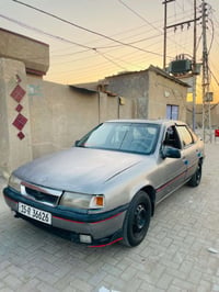 فيكترا • ١٩٨٩ • محرك ١٦