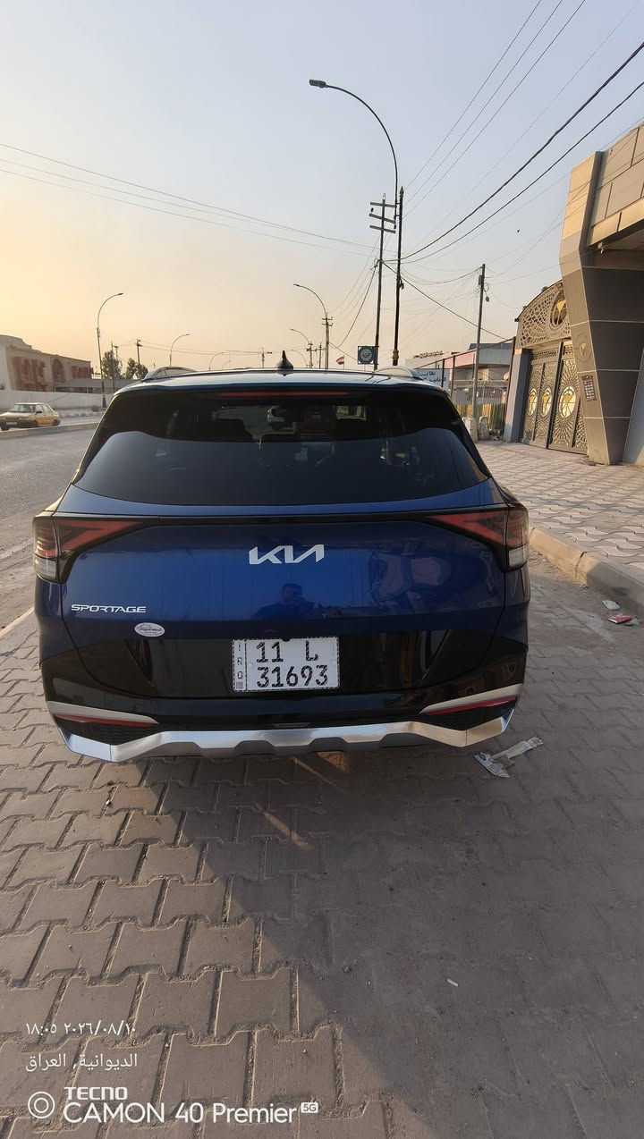 Kia سبورتاج 2023 وارد امريكي بدون حادث 
فول مواصفات ( برستيج) 
تحكم ستيرن 
لايت زنون بلادي أصلي
رادار 360 درجه كل الجوانب 
كامرات 360 كل الجوانب 
محرك 2500 تيربو 
كشنات كهرباء مع تدفئة وتبريد 
بانوراما 
لون ازرق كما في الصور 
ماشية 40 الف حقيقي 
رقم بغداد بأسمي
*********** للتواصل 
مكانها / الديوانية 
السعر / تفضل خاص أو اتصال
