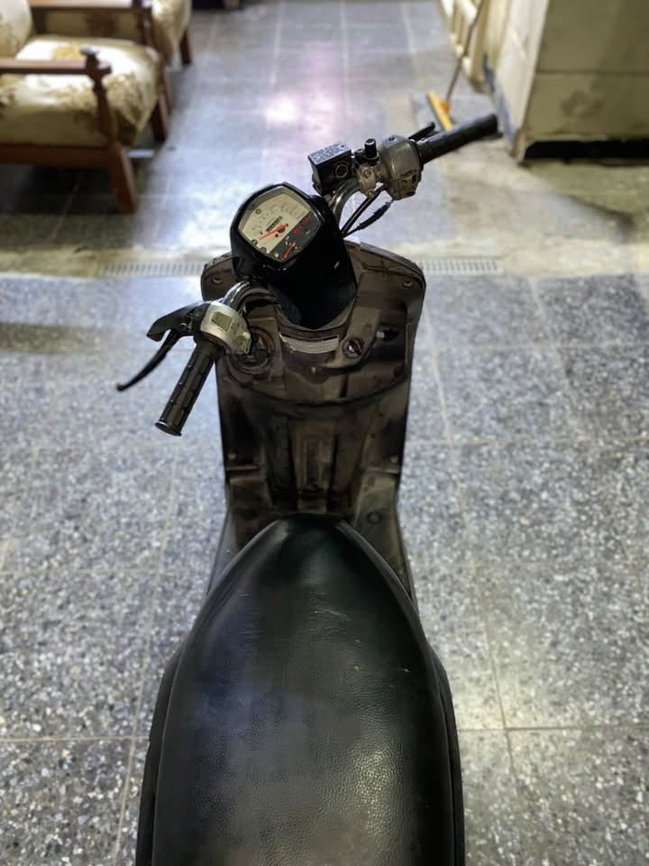 سلام عليكم مره رخصه الادمن دراجه ماكس بوليسي للبيع دراجه شغاله كامله ملحه شلعه معدل بريكات امامي خلفي صدر امامي خلفي دبل اشاره لد سكن لايت عالي ناصي هورن سلف هندر استان صفح كله شغال الدراجه كامله مناقصها شي حلووه سعرها 650 او بيها مجال للطيبين رقمي ***********واتساب
