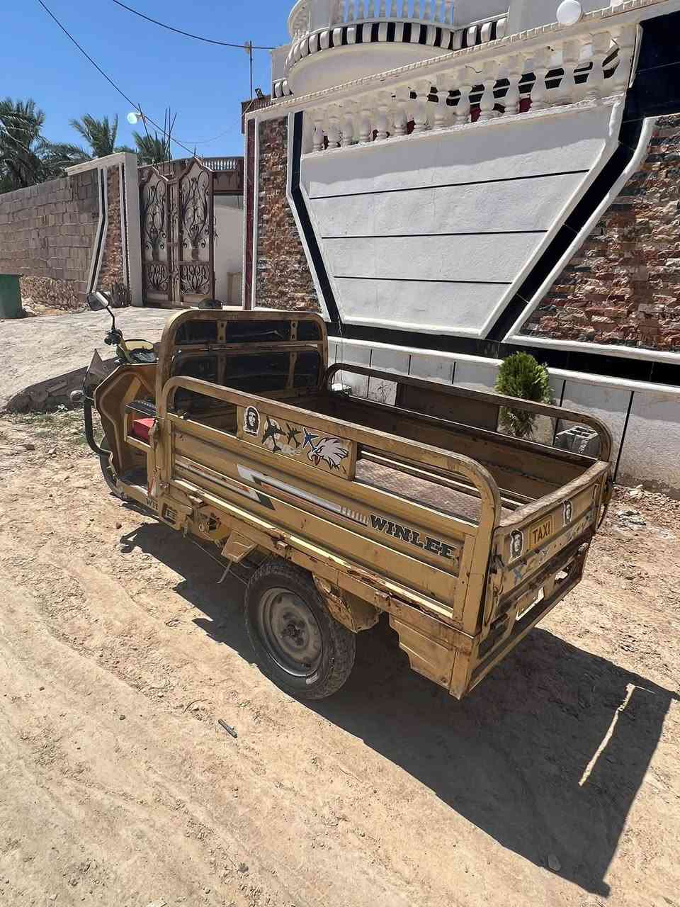بسم الله ماشاءالله 
ستوته شحن  نظيفه كامله مناقصها شي تشغل وتمشي باتريات جدد  مشدودات الهن بل باكيت   مكفوله من ويرات كلها شغاله   حتى جاملغ جديد مال تاير امامي موجود بس يرادله شد للشراي مكاني حديثه حي الثمانيه الشراي يراسلني خاص او الاتصال على الرقم 

***********
