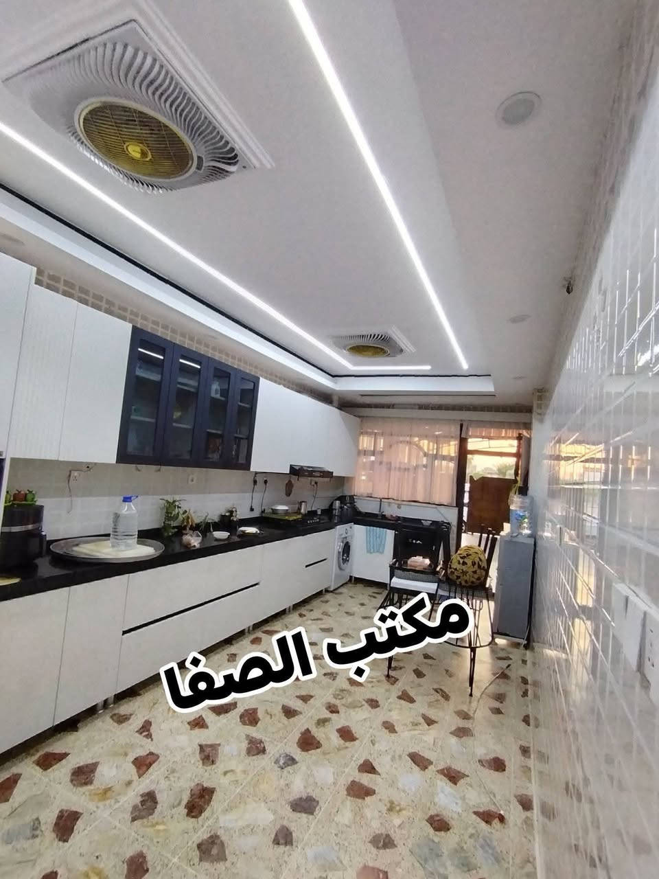 دار للبيع 🏠
مساحة 187.5م 7.5×25
طابقين 
نوع عقار طابو 📣
على شارع 20م 
شكل خرف T
تفاصيل الدار 
طابق اول 
غرفتين نوم هول استقبال 
مطبخ صحيات درج داخلي گراج 
طابق الثاني 
غرفة نوم هول صحيات 
كركوك مجمع مدارس او جامع صادق الامين 
#السعر 180مليون بي مجال 💵💵
للاستفسار واتساب 
***********📱📱
نتشرف بزيارتكم 
ونستقبل كافة 
العروض التجارية والسكنية 
العنوان مكتب الصفا ⚖⚖
القادسية شارع ابو وليد 
قريب من ساحة الخماسي⚽⚽

نص مكتوب في الصور:
- مكتب الصفا