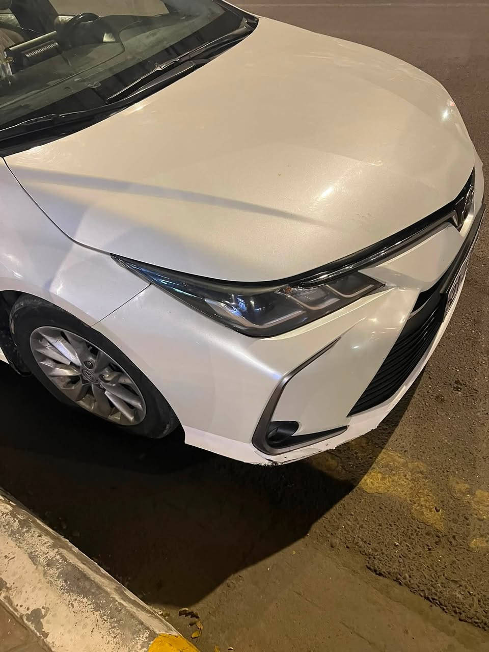 السلام عليكم
كورلا ١٩ خليجي محرك ١٨٠٠ 
سويج 

بيه صبغ باب وشويه جاملغ امامي 
بنيد مبدل اصلي بدون دواخل 

سعر مناسب للجناي 

***********
