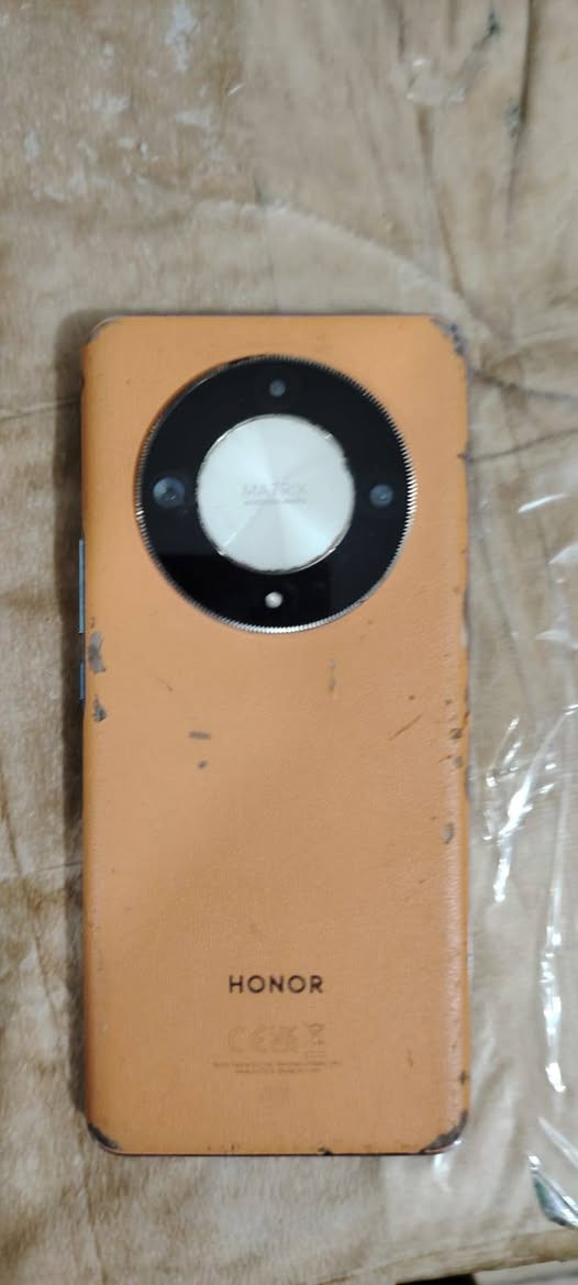 هونر x9b جهاز مستعمل مبدلة شاشة و  اصلية وكالة مكسورة مثل ماواضح با تصوير يعر ١٥٠ بخدمت شراي رقمي *********** مكان حي الحسين القديم
