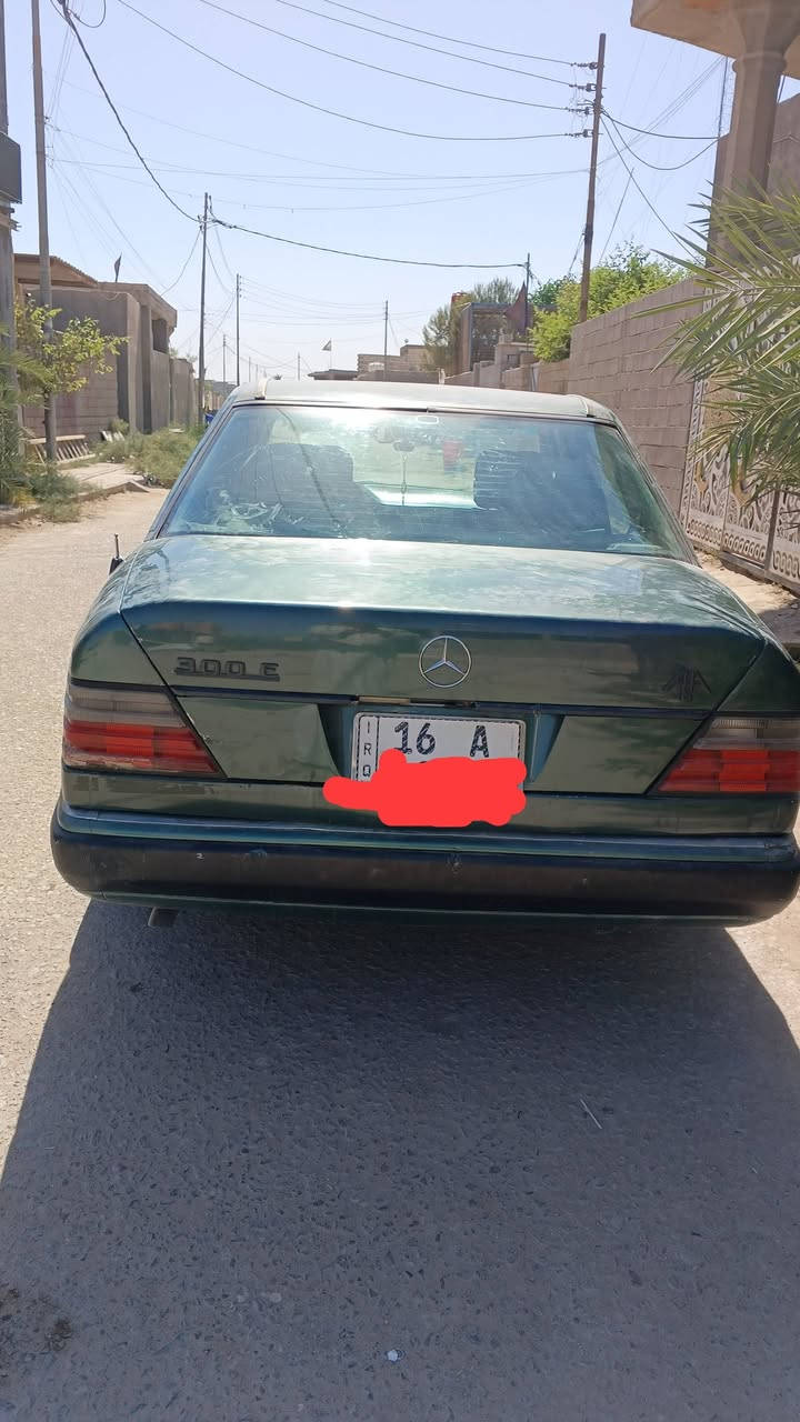 السلام عليكم 
دب 1991اخضر زيتوني 4سلندر عنكبوت 
السياره بسمي السعر 55العنوان البصره***********
