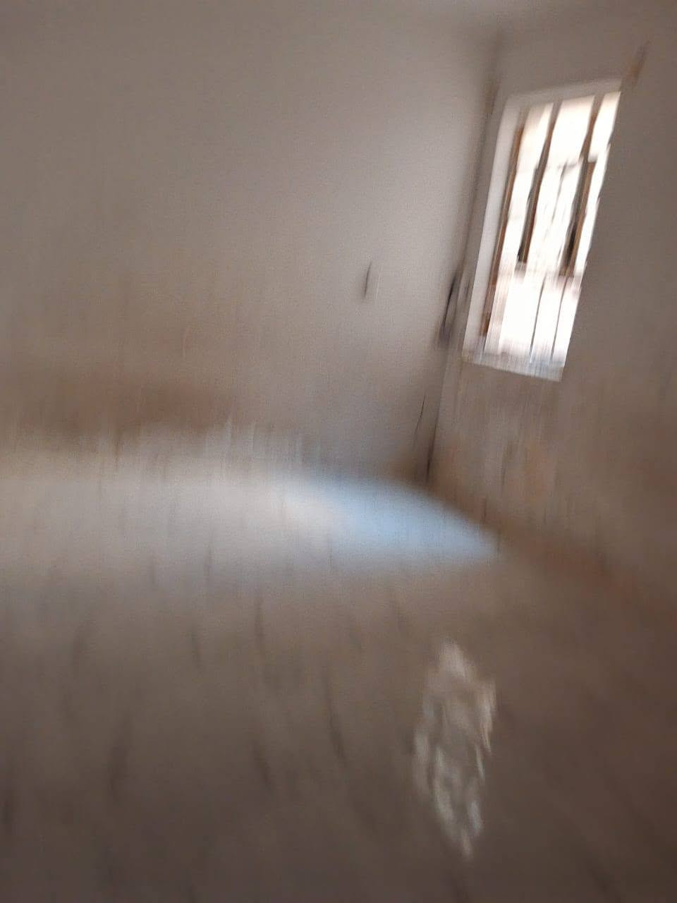 بيت للبيع قطاع 22 طابقين خريطه كامله 3 غرفه الاستفسار ***********
