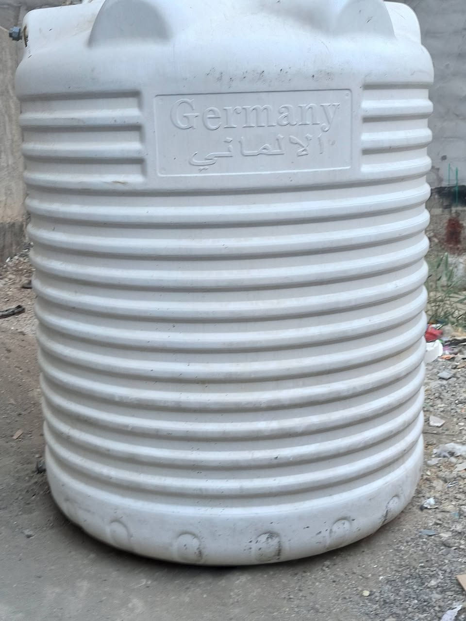 السلام عليكم
تانكي للبيع 2000liter بي زرفين
السعر 45 وبي مجال 
المكان بعقوبة شارع الديري
