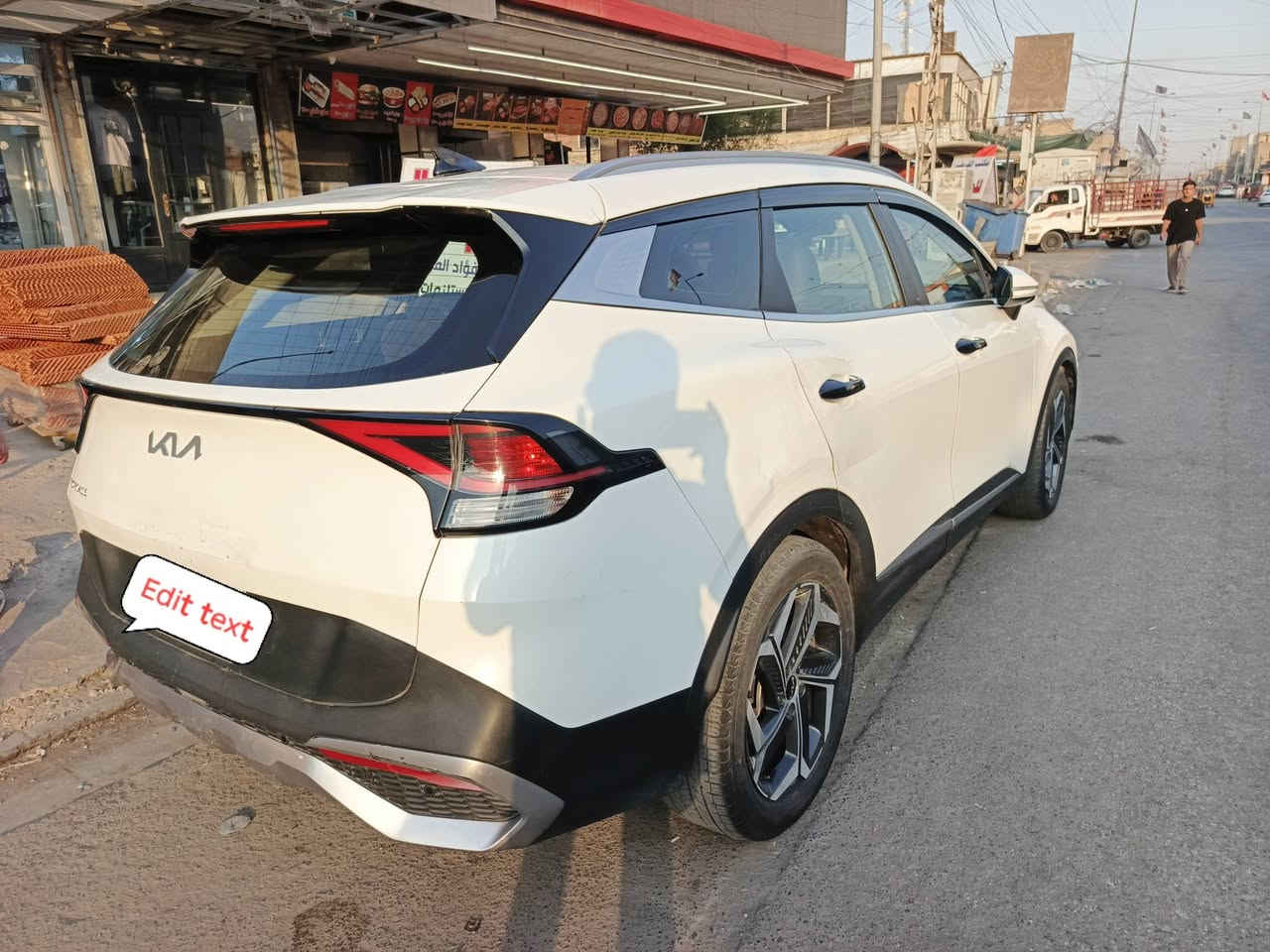 للبيع سبورتاج  Lx 2022 لون ابيض محرك تيربو 1600 وارد كوري مواصفات كاملة عدا البانوراما رقم بغداد السعر  14500 $ للاتصال  ***********

نص مكتوب في الصور:
- Edit text