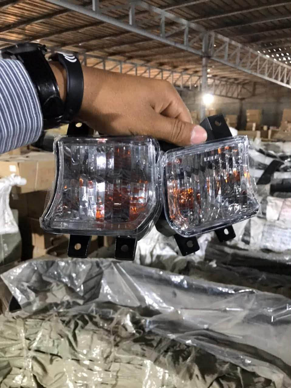 قطع غيار نيسان • بيكب L200 • السنك