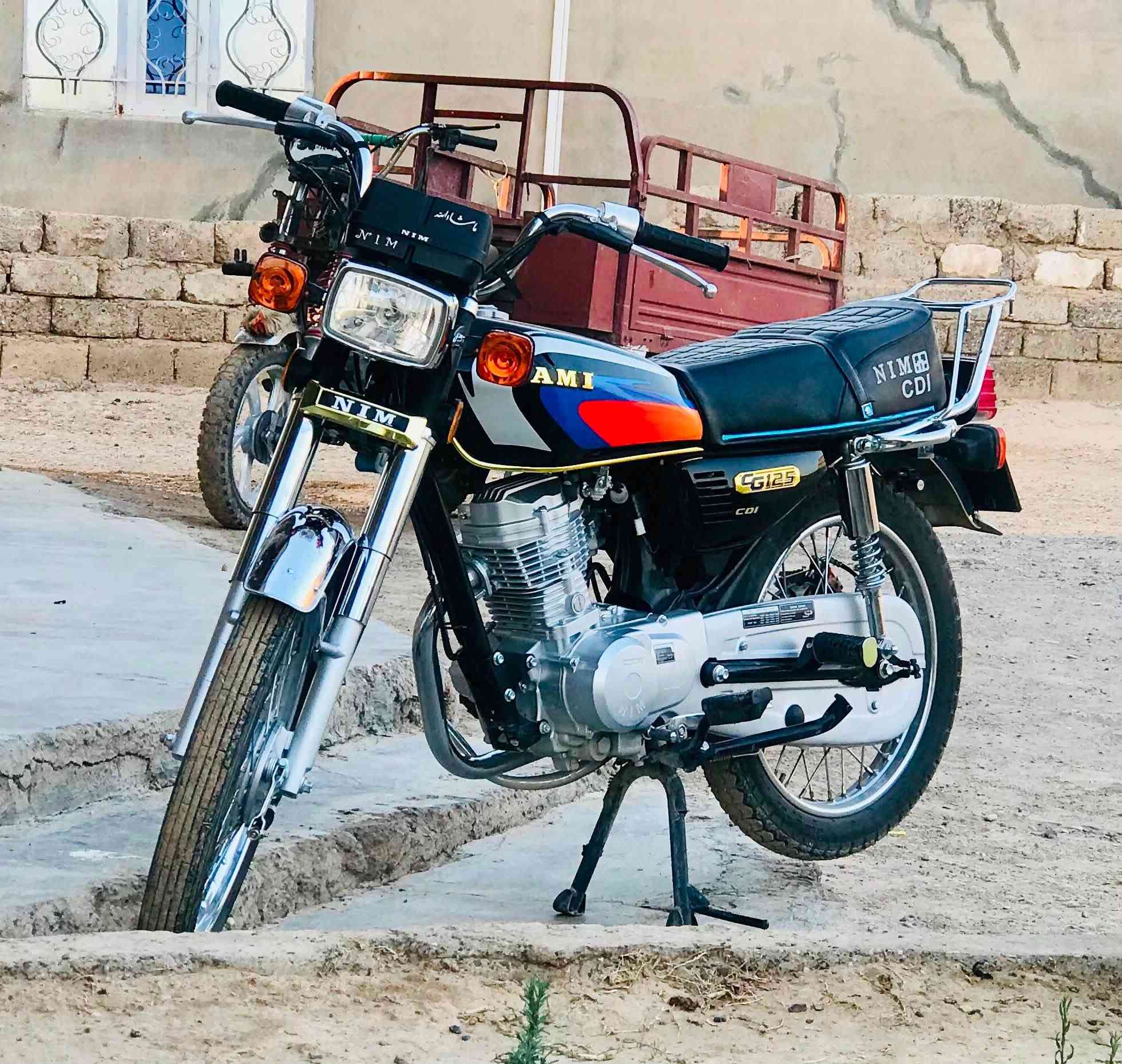 مطور لبيع نامة موديل 26محرك 26منفيس موجود اسعر 750وبي مجال المكان العوسجة الستفسار ***********

