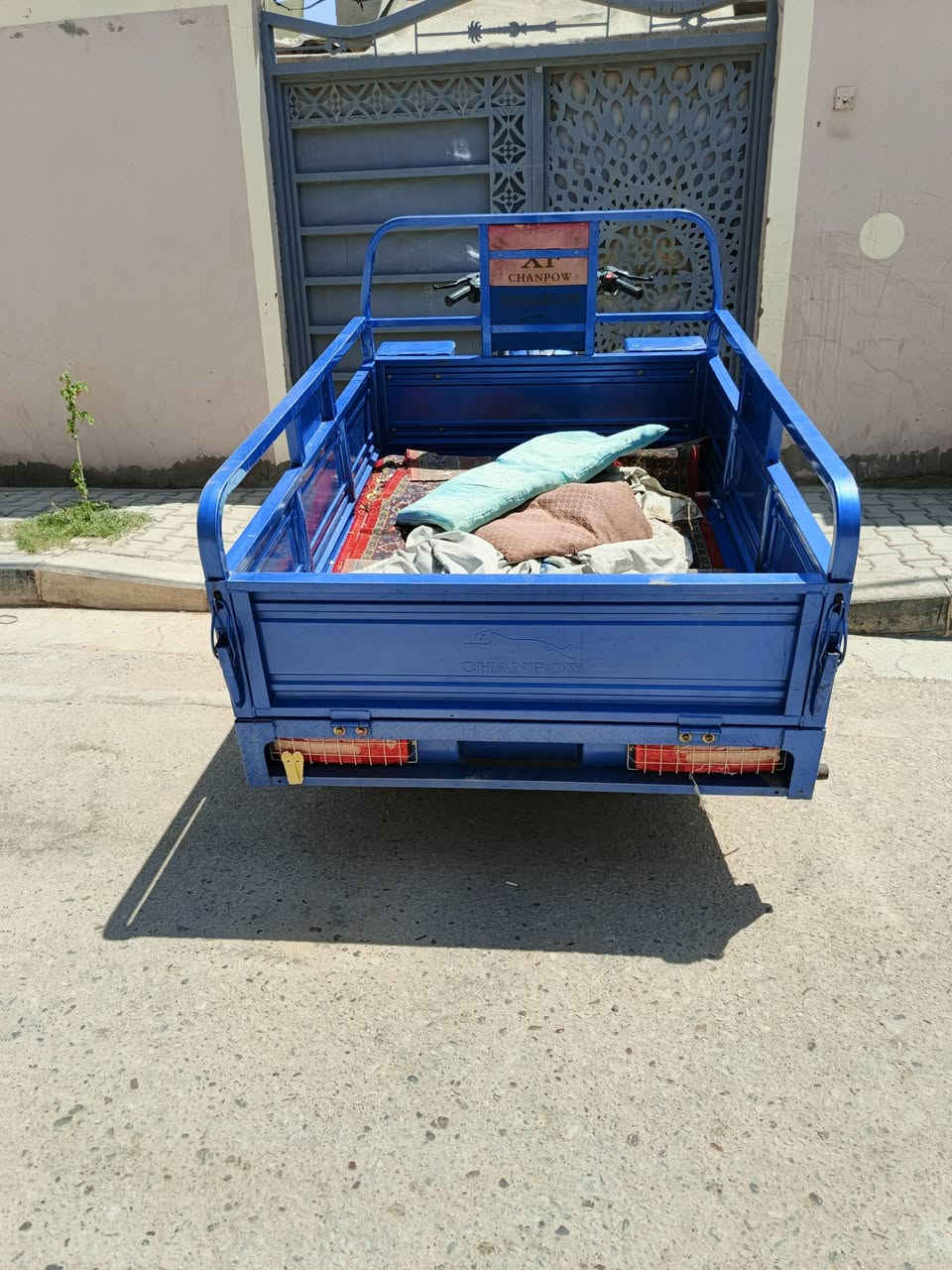 ستوته مدبل ٣٢
وكيلهه نوار الباشا 
نضافتهه شوفت عيونكم 
المكان شاميه 
***********

