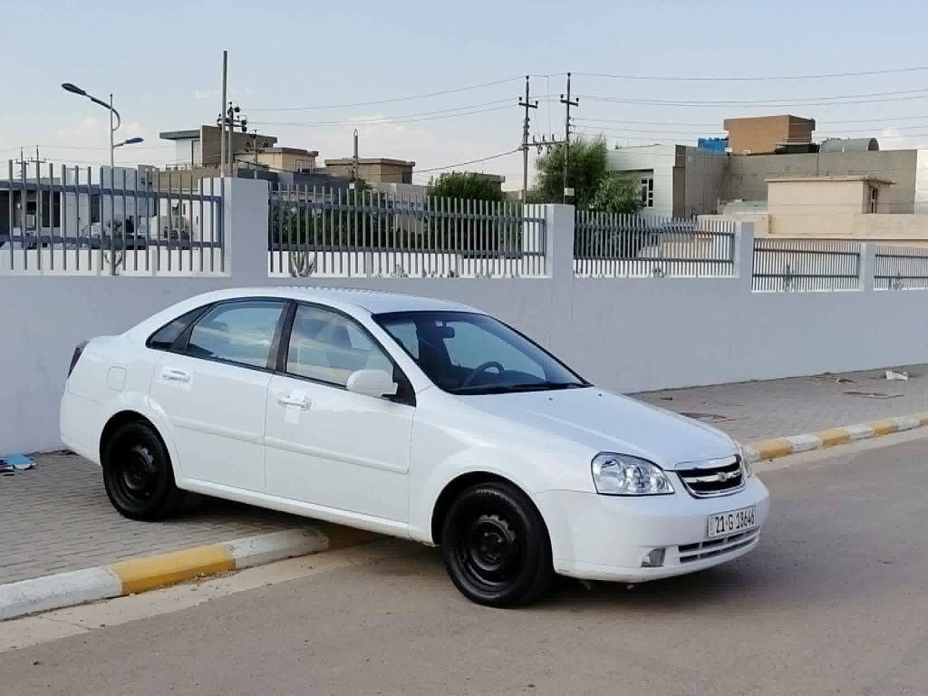 ئۆبترا 2013

*********** ڤایبر واتس ئاپ

بێ بۆیاخ 
تەنها ساردو کارتی هەیە
سەنەوی تازەیە بەناوی خۆمەوە
کارتی بەنزینی کەرکوکی هەیە
گێڕو مەکینە و تەحویل بە شەرت
یەک دینار مەسرەفی نیە 
سعر 84 گەڵاو مەجال 
شوێن چەمچەماڵ 
سەیارەکە هی من تکایە پەیوەندی بە خاوەنەکەی بکە شمشمل, السليمانية
