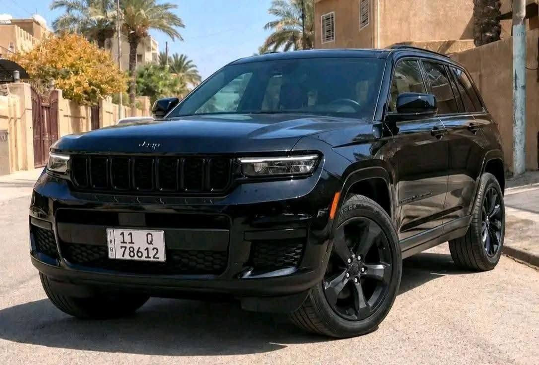 جراند شيروكي بلاك اديشن • ماشيه ٤٢ الف • وارد امريكي