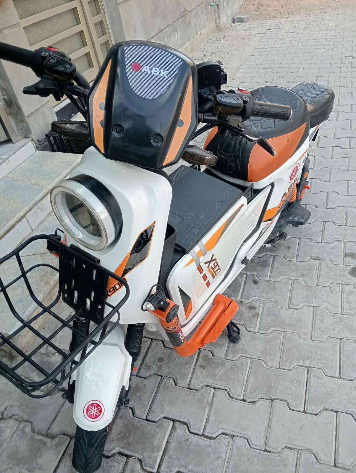 دراجة شحن اكس900 للبيع بطاريات ملف لايتات عالي ناصي اشاير يمنه يسر دبل اشاره تقفيل تشغيل نضام سرقه نضامRللخلف سعر● 490 ● العنوان بغداد حي العامل قرب شارع المصرف للتواصل واتساب 7829938111
