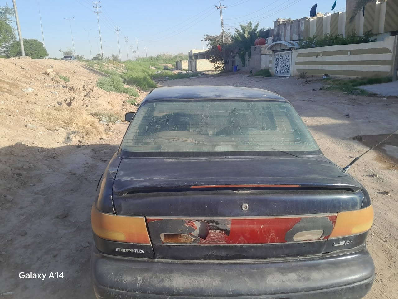 السلام عليكم اخوان
سيارتي كيا سيفيا للبيع موديل ٩٥
وبيه خيط تبخير ، والسنويه صاقطه
رقمها رقم بغداد (ر) 
والسعر ٢٥ورقة وبيه مجال 
وعندي وكالة عامة والرعي الشرعي موجود 
رقم التلفون ***********
