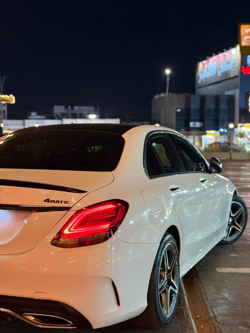 السلام عليكم 

مارسدس ٢٠٢٠ 🇩🇪🇩🇪🇩🇪

وارد كندي كلين  تايتل C300

سياره فول مواصفات 

🛑بانوراما 
🛑رادار توقف ذاتي 
🛑 رادار جانبي 
🛑 دبل ماوس 
🛑 شاشه كبيره 
🛑كت amg 
🛑 كشن جلد 
🛑 كشن تدفئه 
🛑ويل amg بلاد 

سياره ماشيه 68 الف ميل فقط بشرط الفحص 

كفاله عامه مكينه كير حداديه مكفوله 
 
تحويل مضمون ماتحتاج اي مصرف جاهزه 

السعر 280 $ وبيها مجال
عنوان بغداد الجادرية
للاتصال ***********

