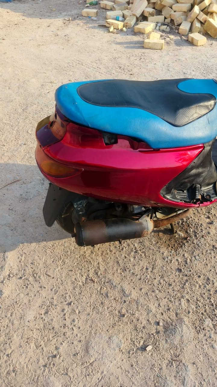 السلام عليكم دراجه للبيع الفراشه
دراجه جديده ماكينه ما مفتوحه 
كهربائيات كلها شغاله 
كفرات جدد زلق ما بيهن
رقم الموبايل ***********
دراجه جديده ما عوزها برقي
العنوان بصره قضاء الصادق 
سعر 575 بيها مجال بسيط للشراي
