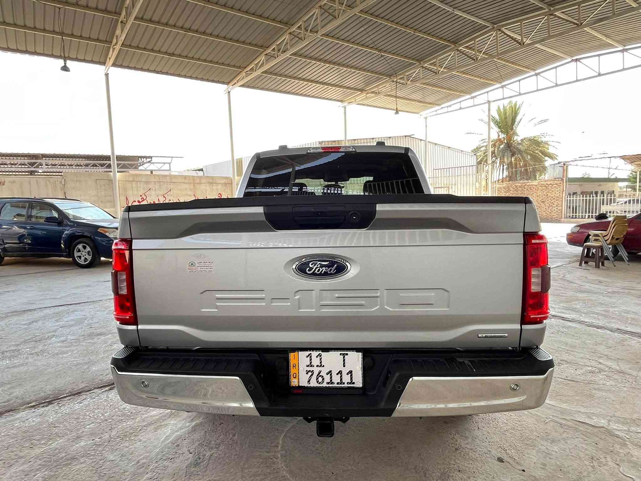 للبيع او المراوس بلاندكروز
فورد F150 XLT
السعر 265 وبيها مجال 
موديل 2022
محرك 6 سلندر 3500 
ماشيه 14 الف  
 رقم بغداد دولي 
بدون صبغ فقط بارد بلجاملغ 
باب طويل بدي قصير المرغوب 
 ارباك ستيرن وبرده 
عدة جك سبير كله كامل 
-مكان السياره سامراء 
-الاتصال على الرقم ‭ ‭ ‭***********‬
