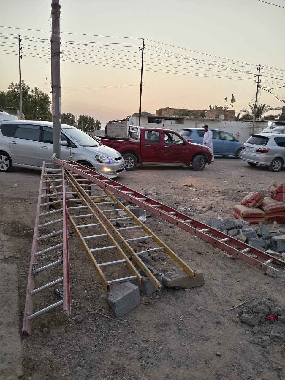 السلام عليكم درج كهربائي للبيع 4 قطع مفصولات
 سعر القطعة 125 الشراي بي خير ويدلل
الاتصال ***********
