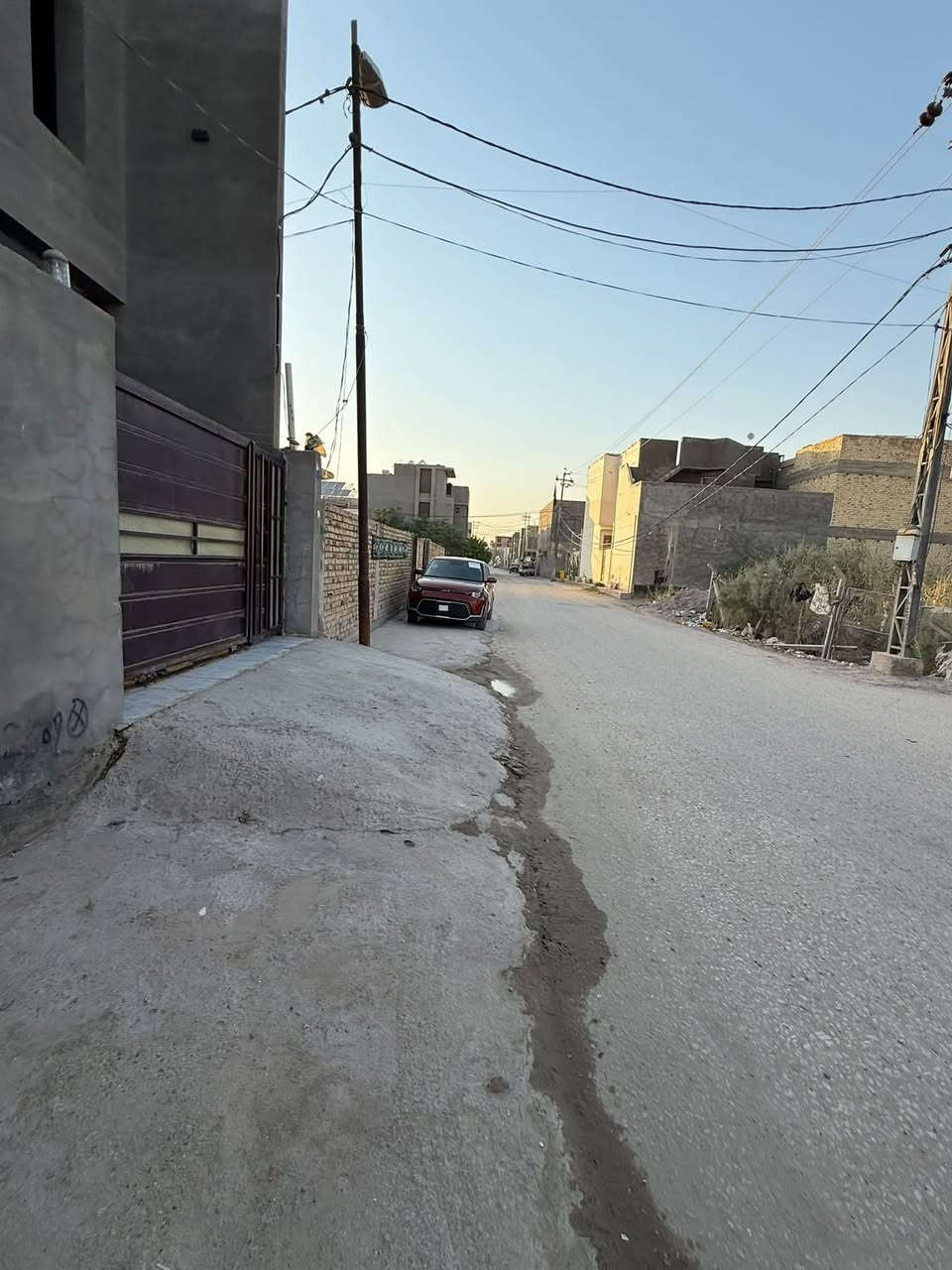 ### **فرصة استثمارية وتجارية ذهبية! 🌟**
يعلن **مكتب الوسام الذهبي** عن توفر قطعة أرض مميزة للبيع بالمواصفات التالية:
#### **📍 التفاصيل الأساسية:**
 * **المساحة:** 100 متر مربع
 * **الواجهة/الموقع:** ركن تجاري مميز
 * **نوع السند:** سند 25
 * **المنطقة:** حي سكني متكامل
#### **✨ المميزات:**
 * متوفرة كافة الخدمات الأساسية.
 * موقع استراتيجي وحيوي.
 * قريبة من **أسواق مارينا**.
#### **📌 العنوان:**
 * بابل - الحلة - الزويوية الغربي (قرب أسواق مارينا)
📞 **للحجز والاستفسار يرجى الاتصال على الرقم:**
 * ***************
*(مكتب الوسام الذهبي لخدمات العقارات)*

