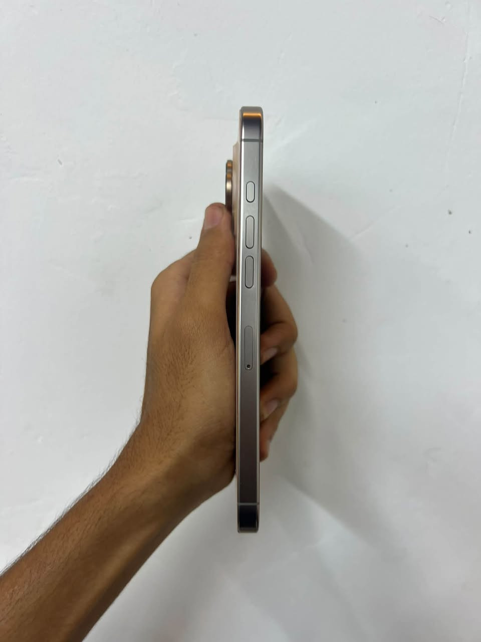 16 برو ماكس شرق اوسط
مبدل شاشه وبطاريه اصليااااااات ابل**
جهاز نضيف جداا بطاريه ٨٩ 
بيه فطر جداااااا بسيط مامأثر ع شاشه والصوره بالمنشور
شاصي نضيف جدا 
السعر ٩٠٠ وبيه مجال
للاتصال ع الرقم ***********
العنوان الحله مركز المدينه
