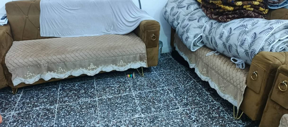 السلام عليكم تخم ٣قطع للبيع مستعجل السعر ١٢٥رقم الهاتف ***********

