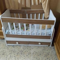 سرير اطفال • ٨٠
