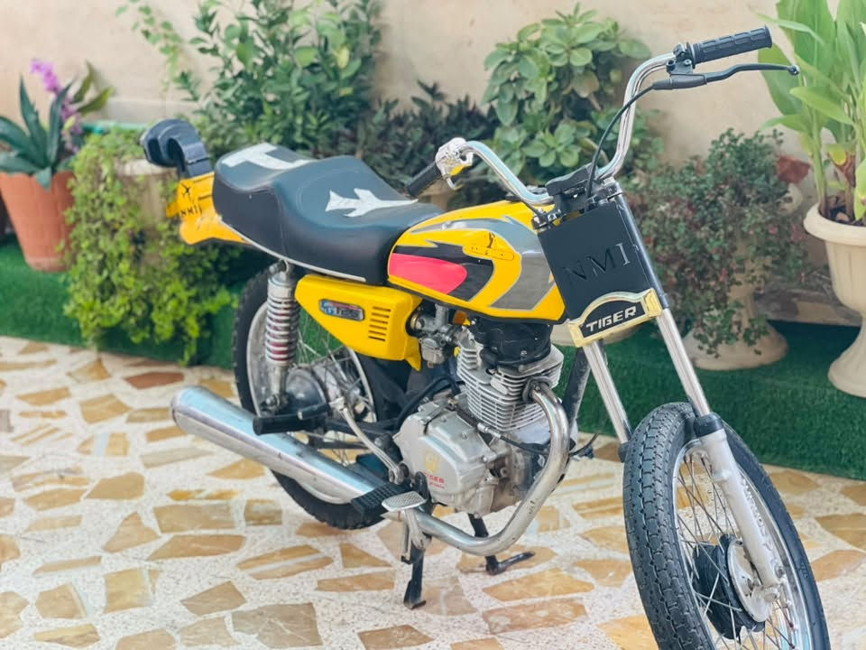 سلام عليكم رياضي وزن ثكيل مكينه مفتوح مبدل ولفات انطيك شرط شلعه ومعدل بيع فقط مكان موصل تلكيف رقم بي وتساب ***********
