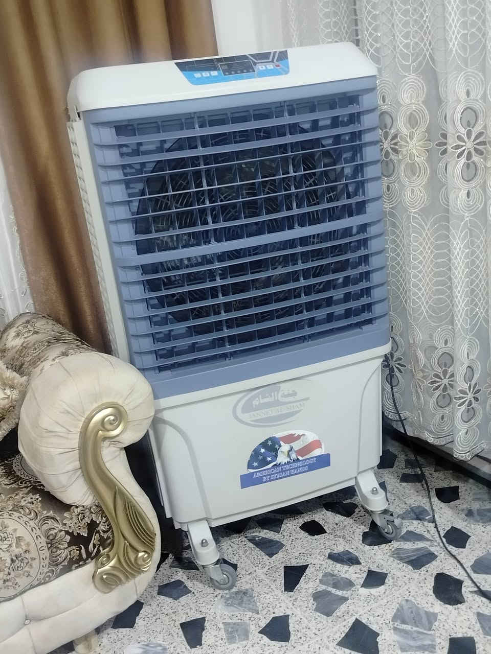 السلام عليكم لدينا كوفيره للبيع حجم كبير نظافه 90/100
السعر 150 وبيه مجال الرقم الهاتف ***********  المكان موصل الايسر المزارع الثالثه
