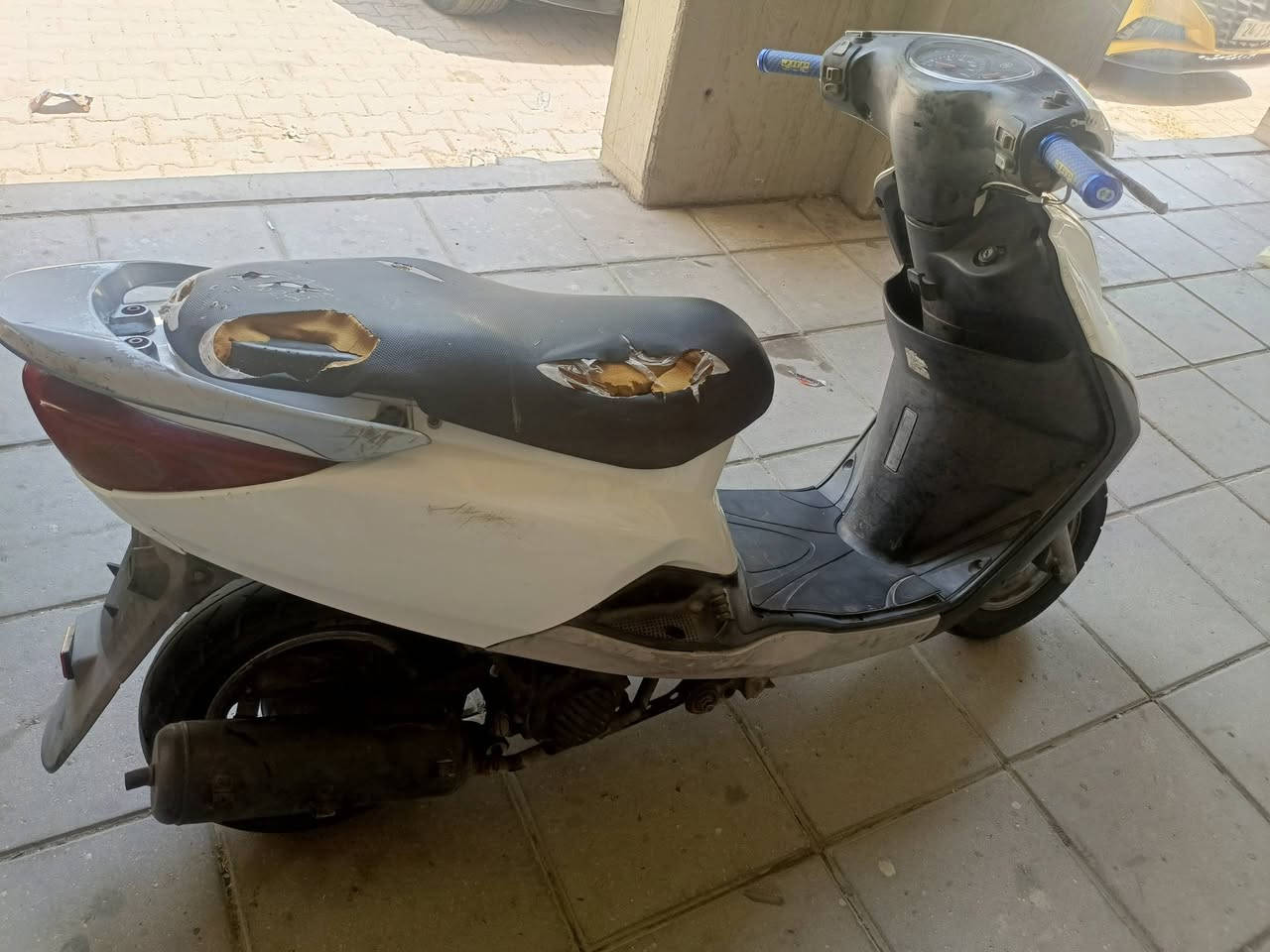 السلام عليكم بريز نظيفه وحلوه محرك جديد بلجيس مبدله طابوكه مال رمبه قبل سبوع محرك ناعم مينسمع صوته لاتبخير ولا نظوح كابريتر اصلي رمبه كفرات نظاف كلش كهربائيات شغاله سلف هندر شغله بكل وقت شلعه ومعدل خير من الله گلجات جدد مبدلهن السعر ٥٠٠ وبيهه مجال حگ الجيه مكاني شارع حيفا ***********
