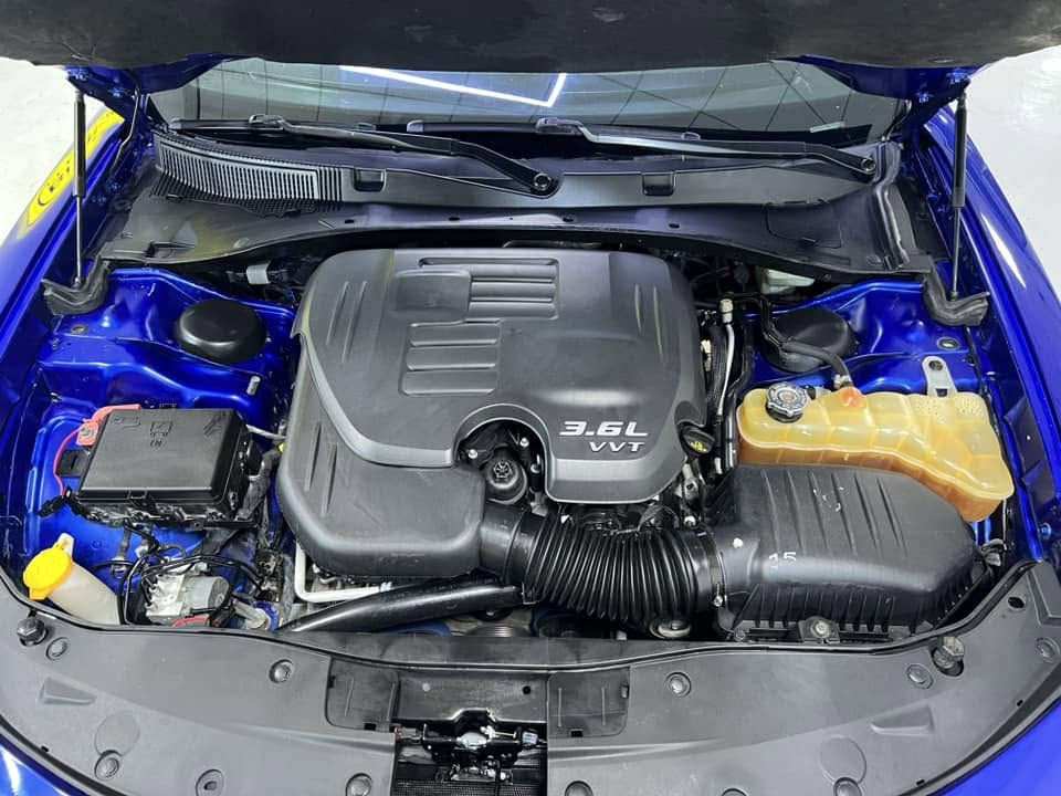 السلام عليكم

چارجر 2018 للبيع 

🚘 Dodge Charger 2018 SXT
🔹 6 سلندر
🔹 ماشية 106 ألف ميل
🔹 تبريد ثلج 🧊
🔹 تخم تاير جديد
🔹 مكينة + گير كفالة 
🔹 وارد كندي السيارة طابة كلين تايتل 
🔹 السيارة رقم اربيل سنويتها لل2029 وبأسمي تحويل مباشر 
🔹مكاني البصرة 

بيها تبديل البنيد فقط و الباقي كفالة 
💰 السعر: [190 ورقة ] وبيها مجال 
📞 للتواصل: [***********]
