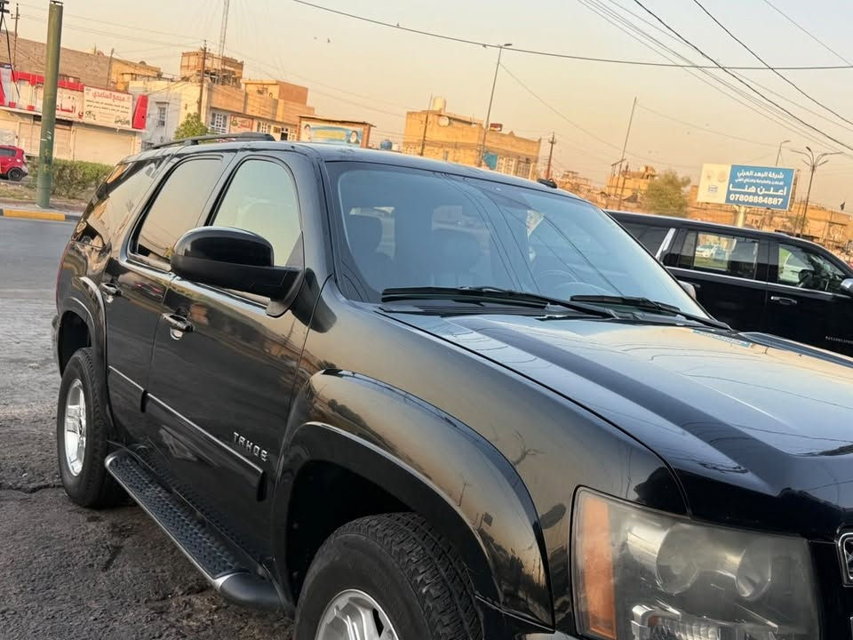 تاهو موديل 2011 (Z71)
فول مواصفات قطعة وحدة صبغ الجاملغ الخلفي خلّف الراكب فقط 
للتواصل والاستفسار اكثر ***********
