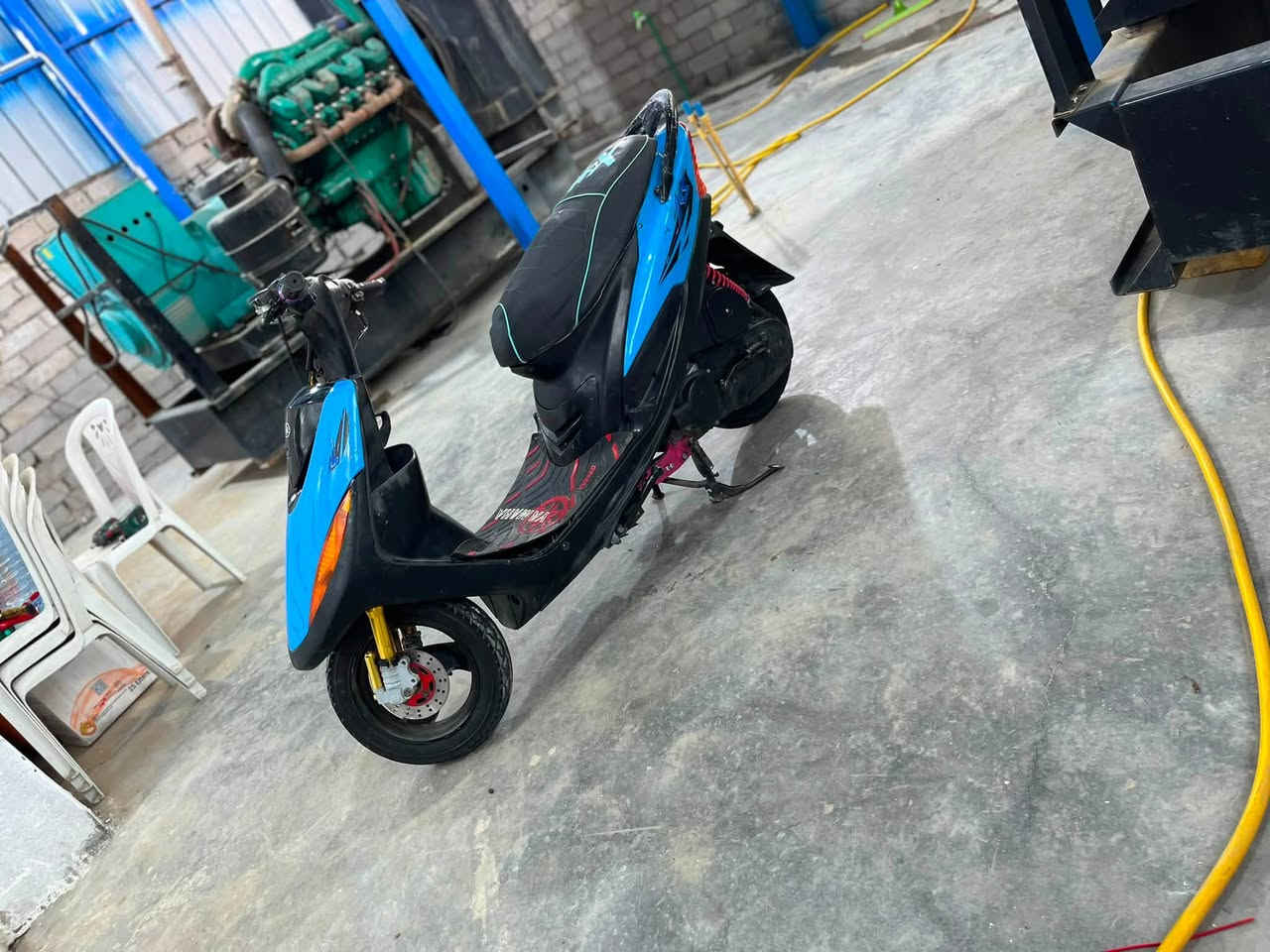 مفتوحه ولفات بوشه بلاد شرط لفحص ماعوزه برغي بيه شيال و صدر رياضي عوزه وياله تكعد تخبل لايت ول كصه موجودات سعر٥٠٠ او مراوس بشي نضيف وانطي فرق مكان ناصريه***********
